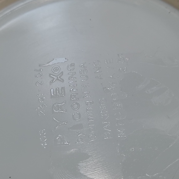 VINTAGE PYREX HOMESTEAD MIXING BOWLS 402 & 403 - Picture 4 of 9